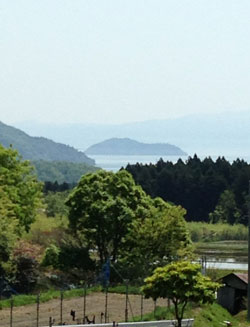 マキノ高原から見えたびわ湖と竹生島
